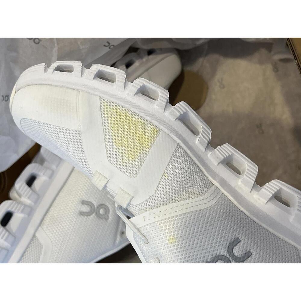 On Cloud 6 women's white sneakers new with flaw - Picture 6 of 6